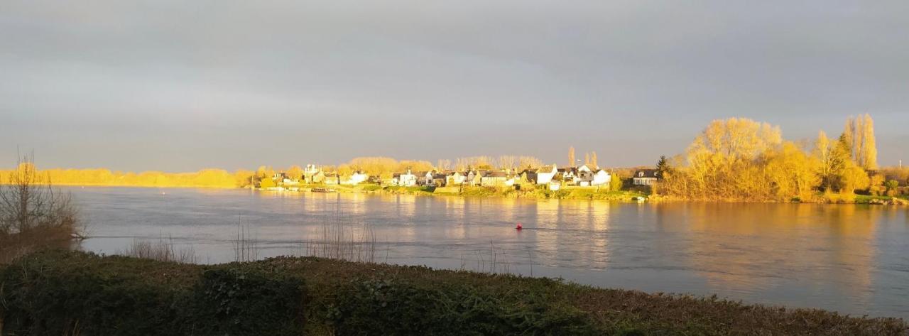 Béhuard : Maison vue Loire Esterno foto